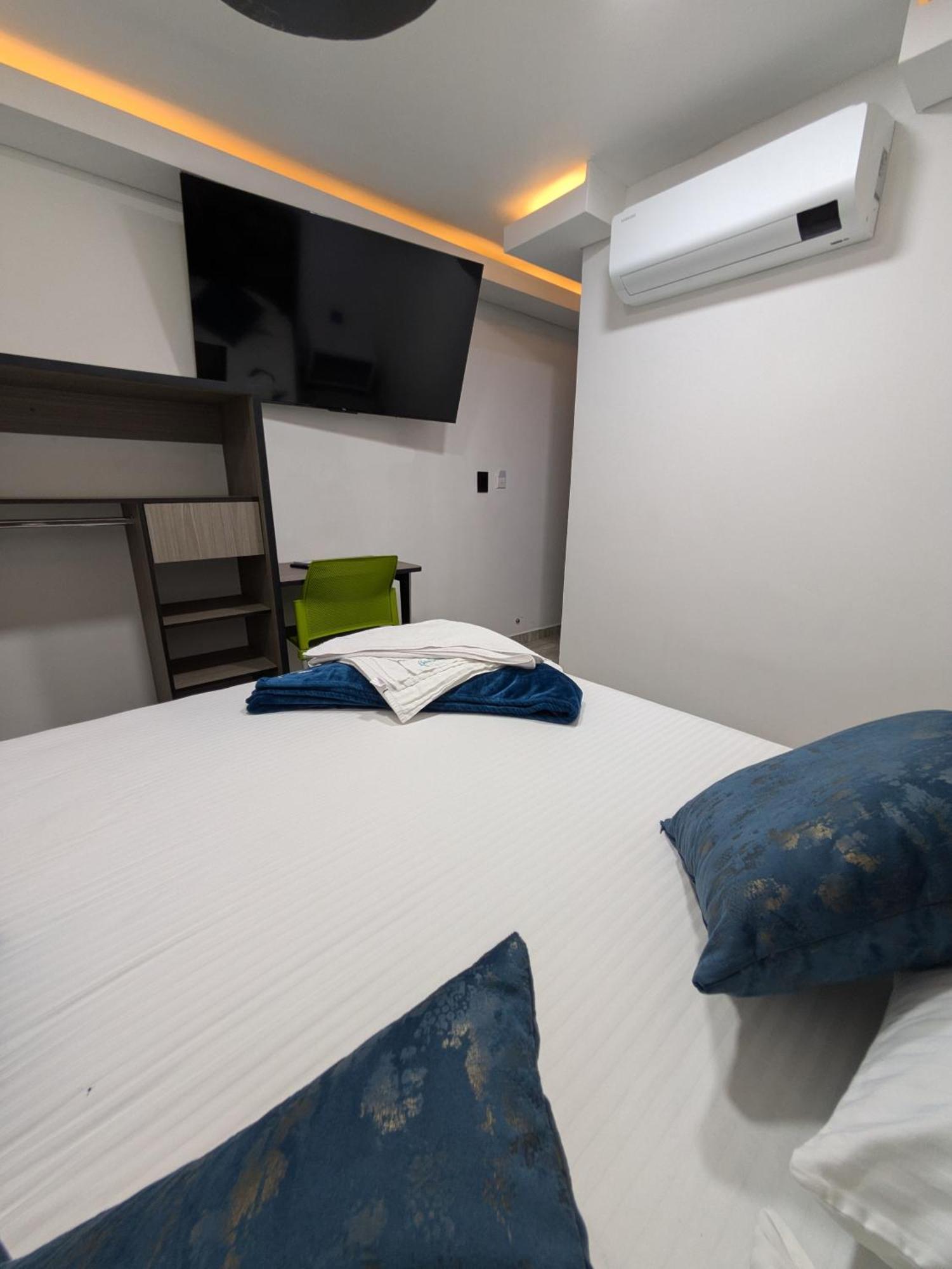 Hostel Boutique Nido De Loros Medellin Exterior photo