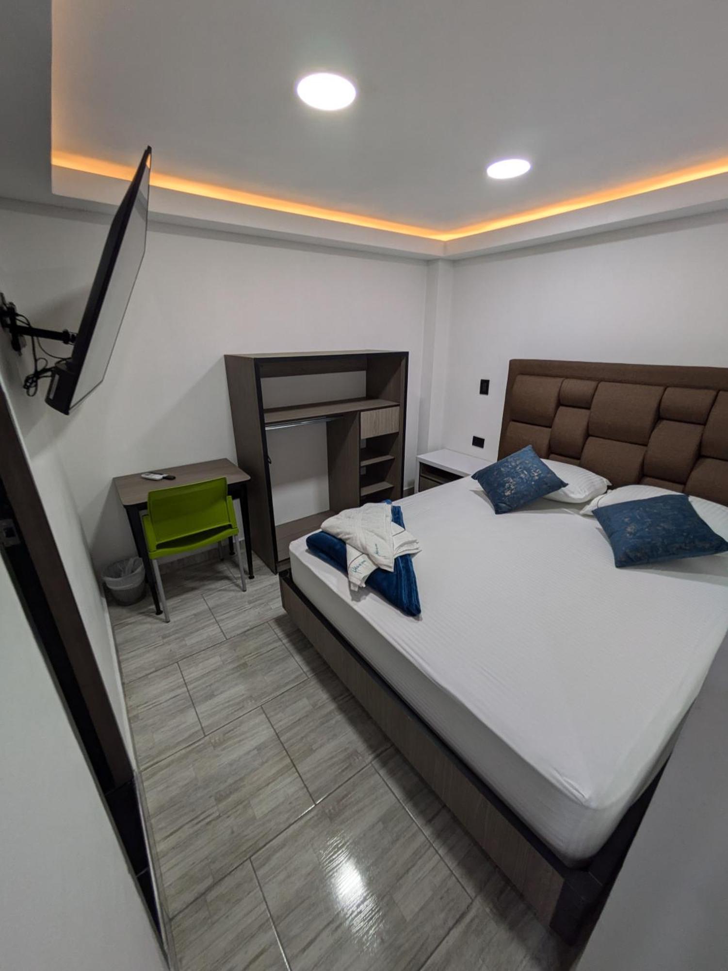 Hostel Boutique Nido De Loros Medellin Exterior photo